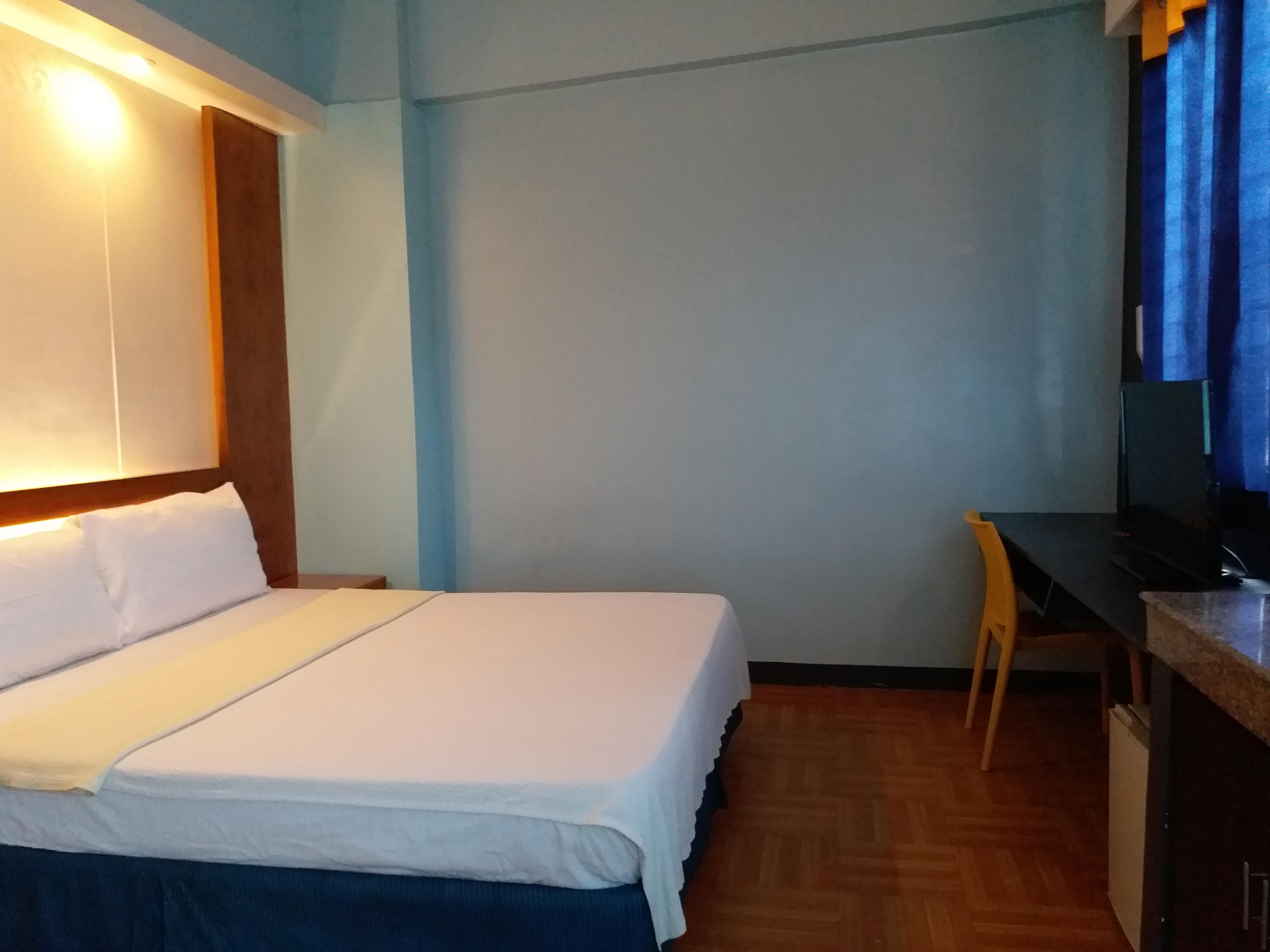 Leesons Residences Manila Bagian luar foto