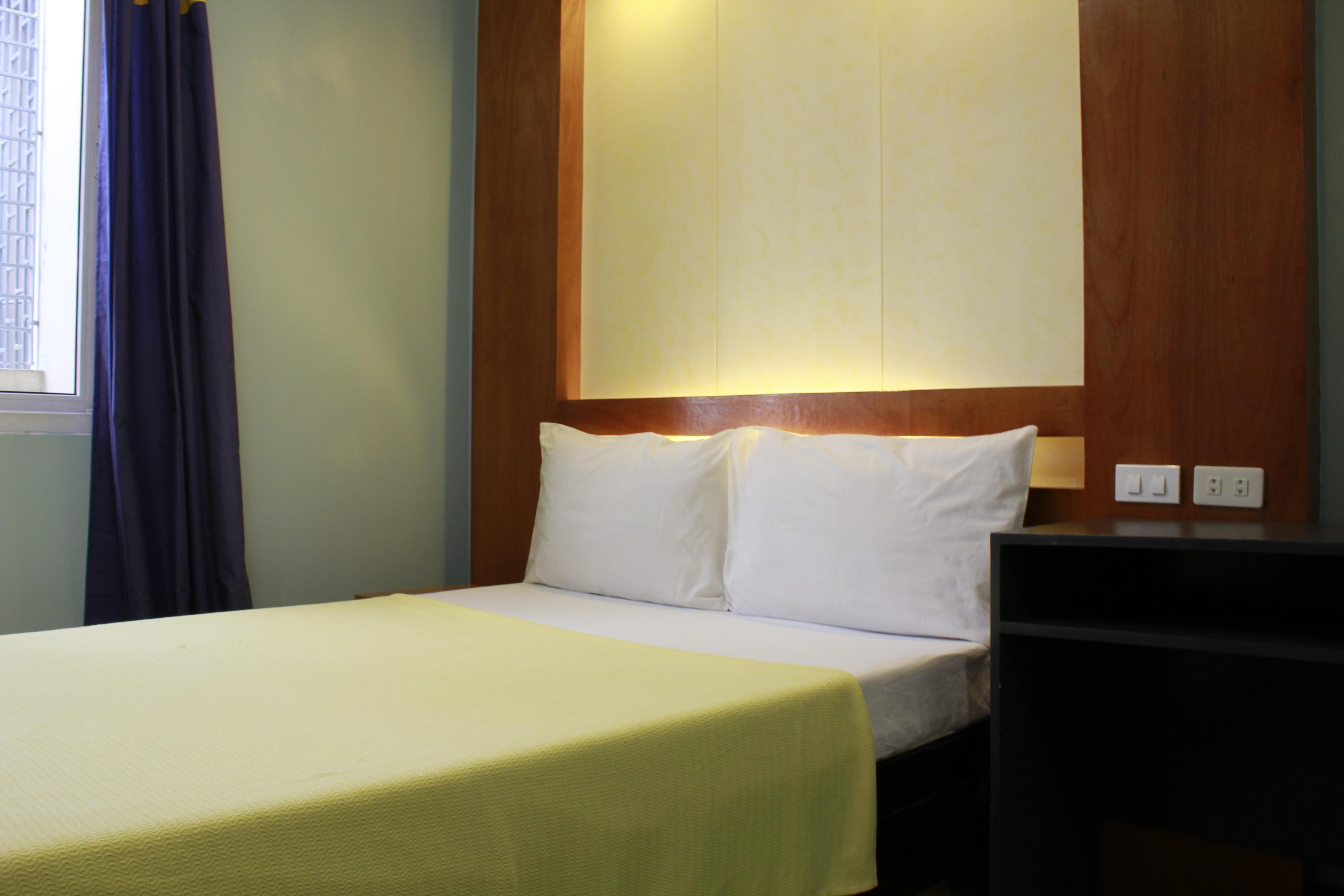 Leesons Residences Manila Bagian luar foto