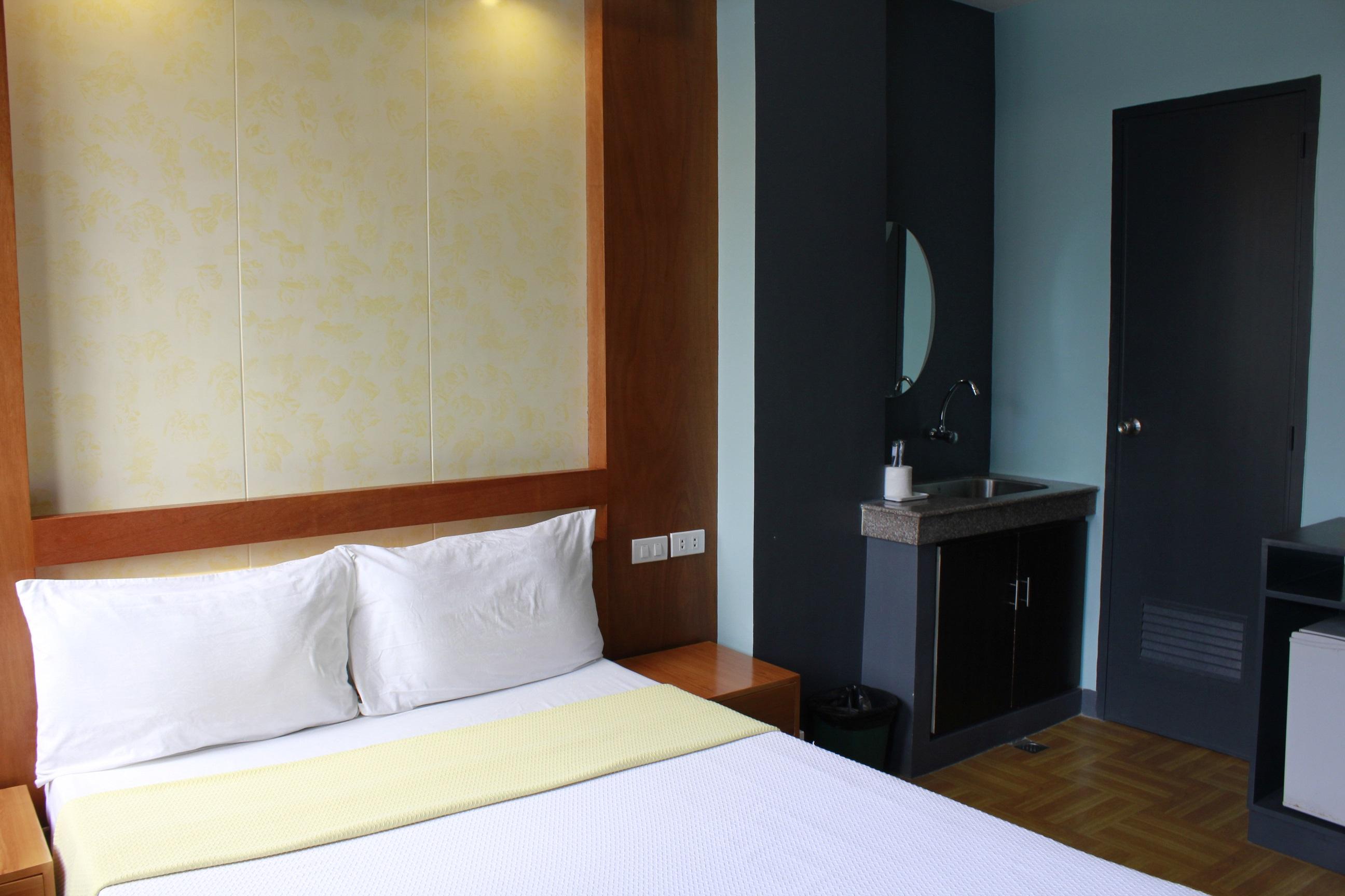 Leesons Residences Manila Bagian luar foto