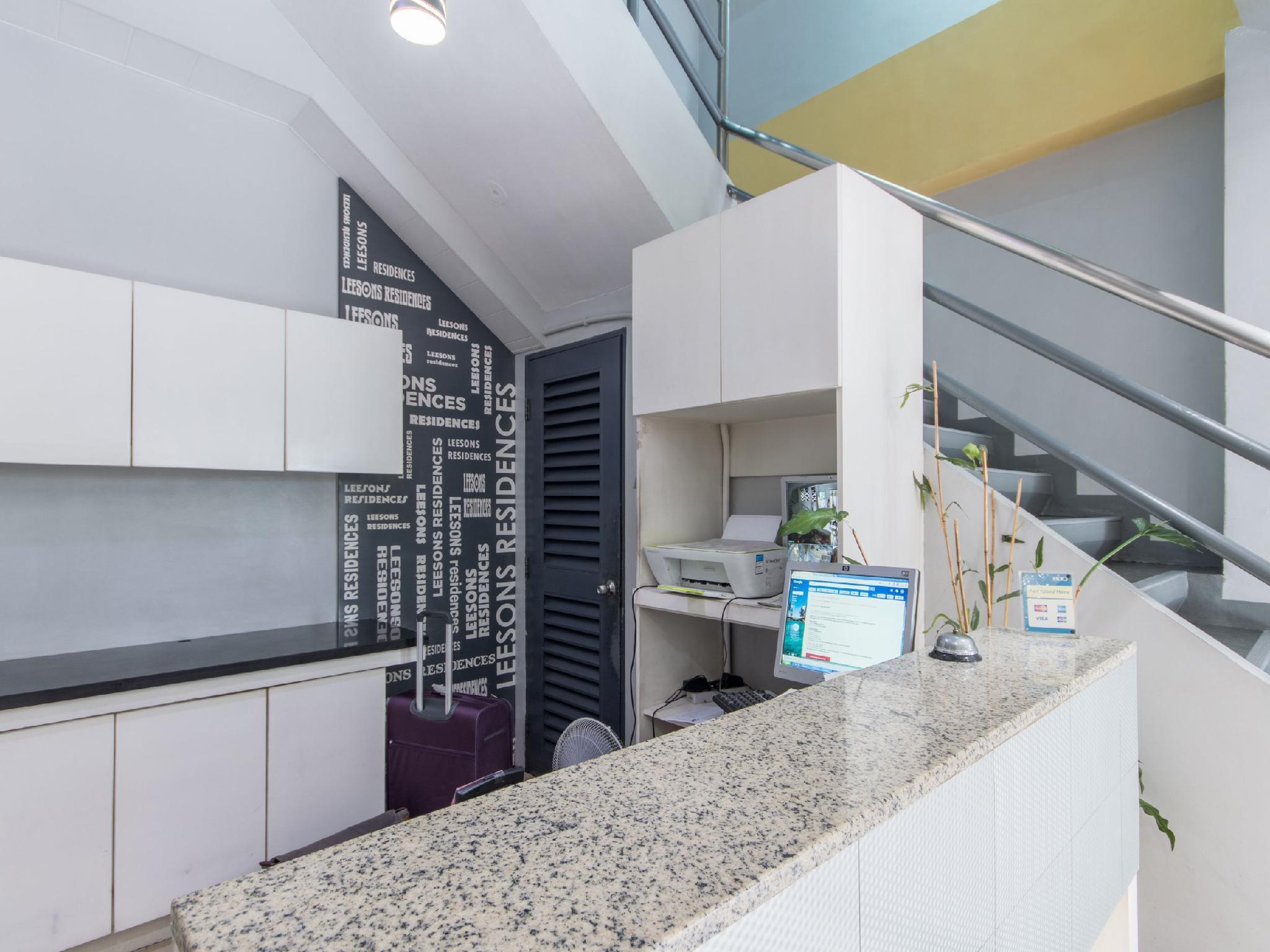 Leesons Residences Manila Bagian luar foto