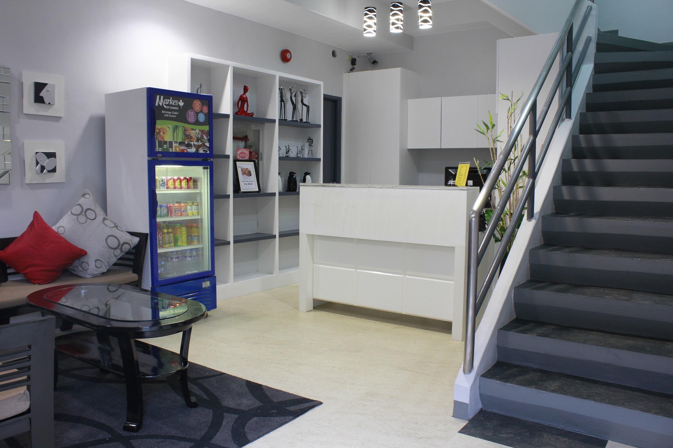 Leesons Residences Manila Bagian luar foto