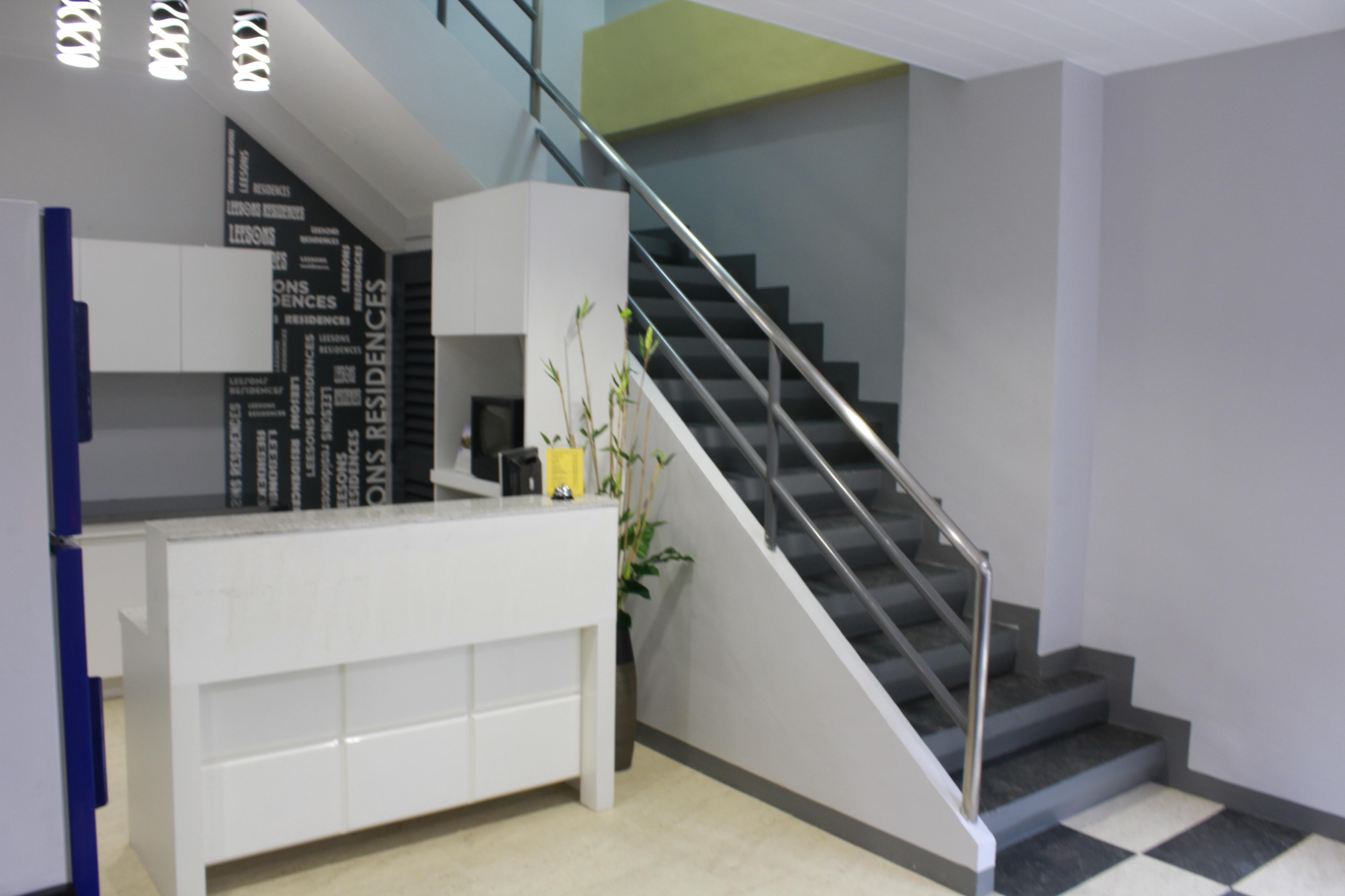 Leesons Residences Manila Bagian luar foto