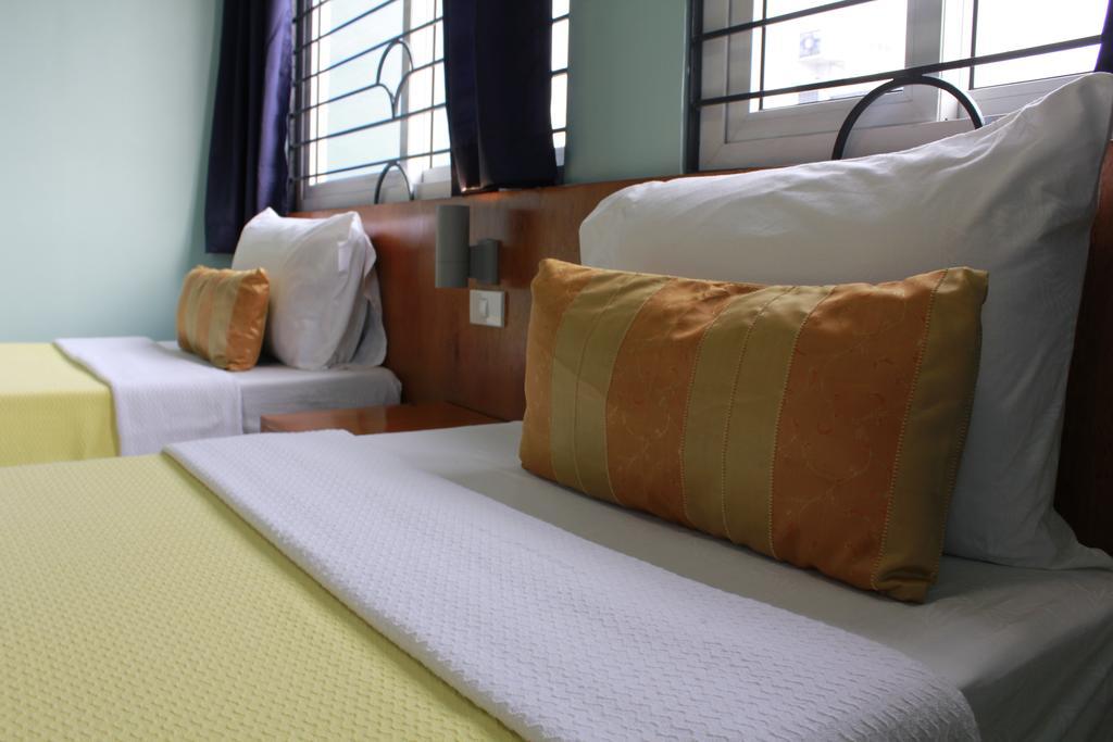 Leesons Residences Manila Bagian luar foto