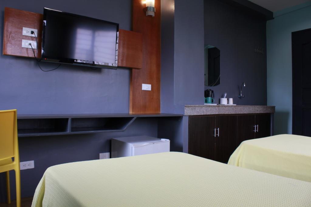 Leesons Residences Manila Bagian luar foto