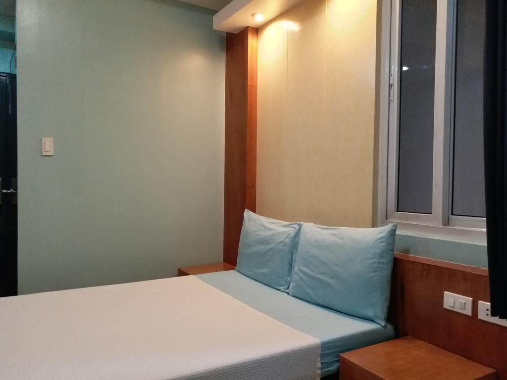 Leesons Residences Manila Bagian luar foto